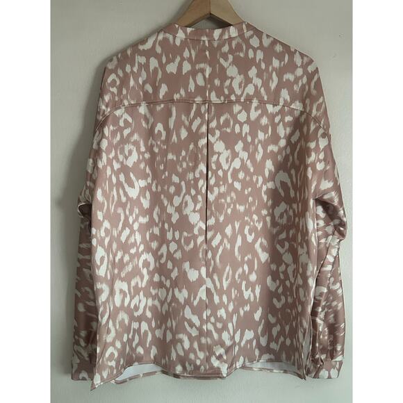 NWT Black Label By Chicos Soft Satin Sportswear Button Down Woman's Size Medium - Picture 4 of 12